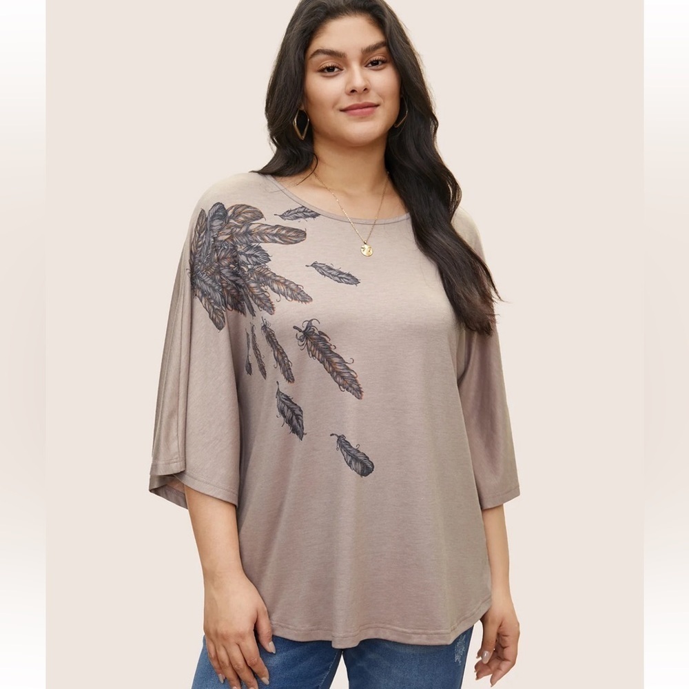 BloomChic Plus Size Feather Print Batwing Sleeve T-shirt